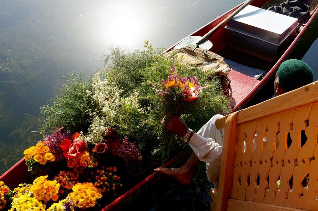 Akbar Group Of Heritage Houseboats Srinagar  Exterior photo