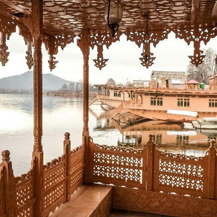 Akbar Group Of Heritage Houseboats Srinagar  Exterior photo
